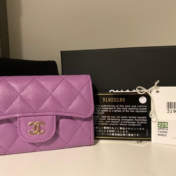[SOLD] Chanel classic flap cardholder - Picture 3 of 6